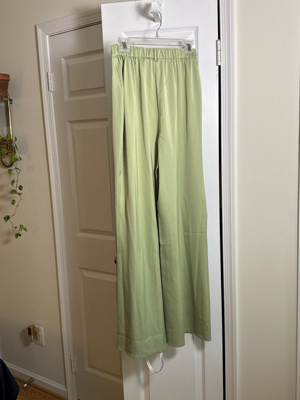 NWT Club L London Satin Wide Leg Trouser Sage Green High Rise Size US 8 - Picture 6 of 11
